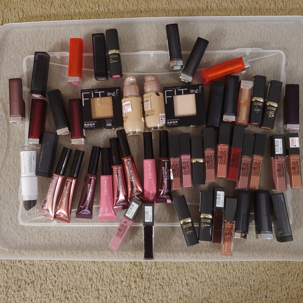 **SOLD**                                Makeup lot